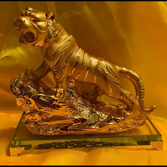 Feng Shui Gold tiger on crystal base statue! 7” - Picture 1 of 9